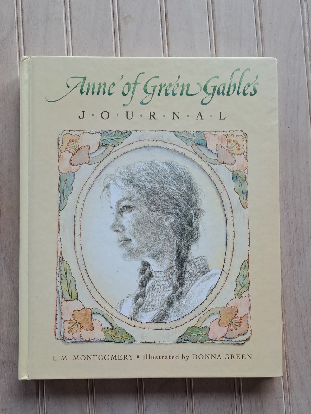 Anne of Green Gables Journal Hardcover L.M. Montgomery Donna Green Gift Book
